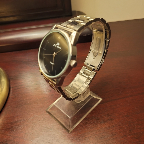 New Men's Fc Free Crane Quartz Fashion Watch - Picture 2 of 3